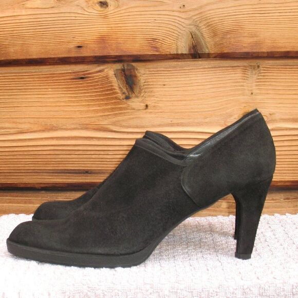 NWOB Black Suede Booties - Picture 1 of 9